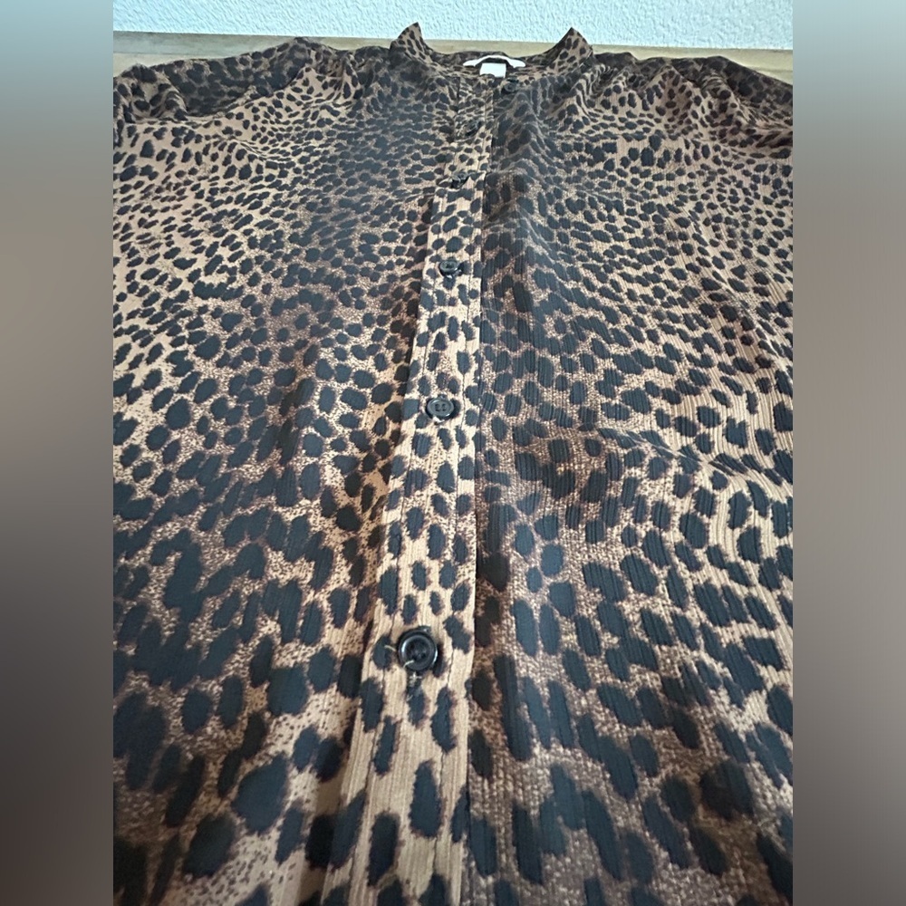 H&M Cheetah Print Sheer Tunic Style Button up Top Long Sleeves Brown and Black - Picture 6 of 12